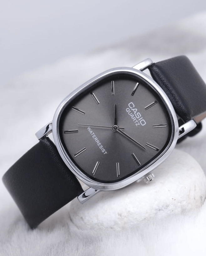Leather Wristwatch Zambeel